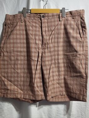 Joseph Abboud Coral Plaid Shorts, Size 42
